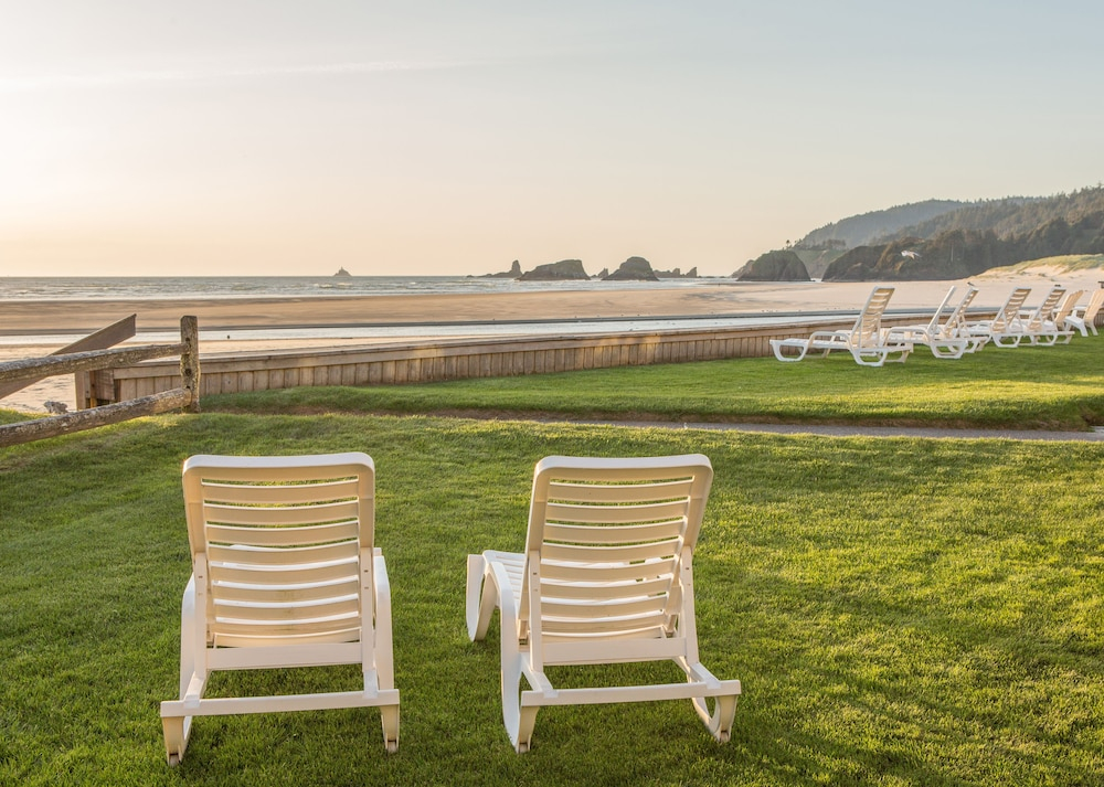 Schooners Cove Inn