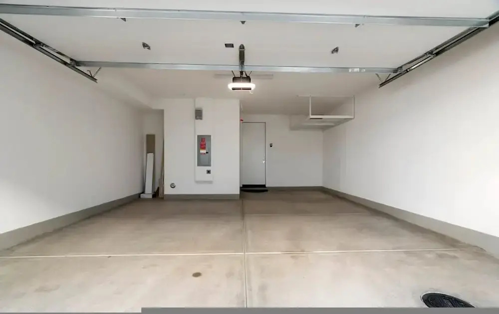 Newly Constructed 4 Bedroom
