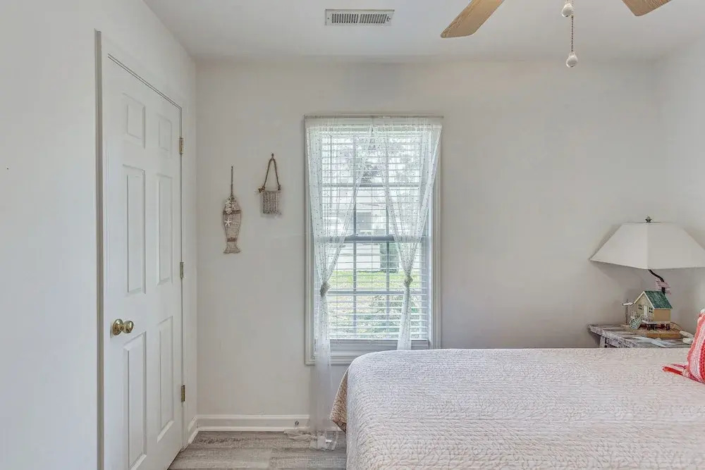 Private Yard, Patio and Grill Surfside Beach Home!