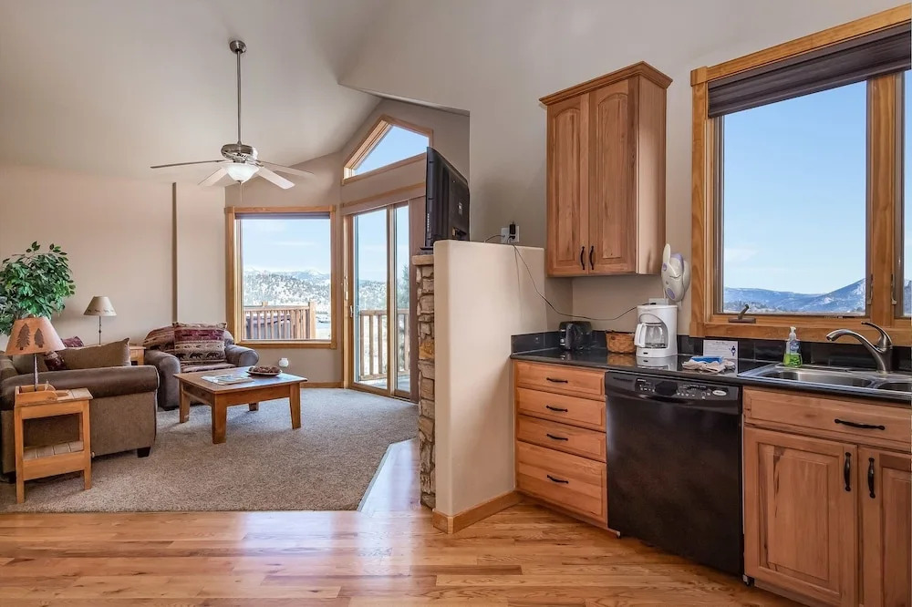 Teepee Mountain 12a 2 Bedroom Condo by RedAwning