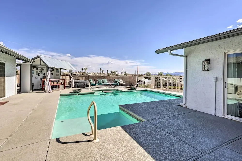 2 Mi to Lake Havasu State Park: Home w/ Pool!