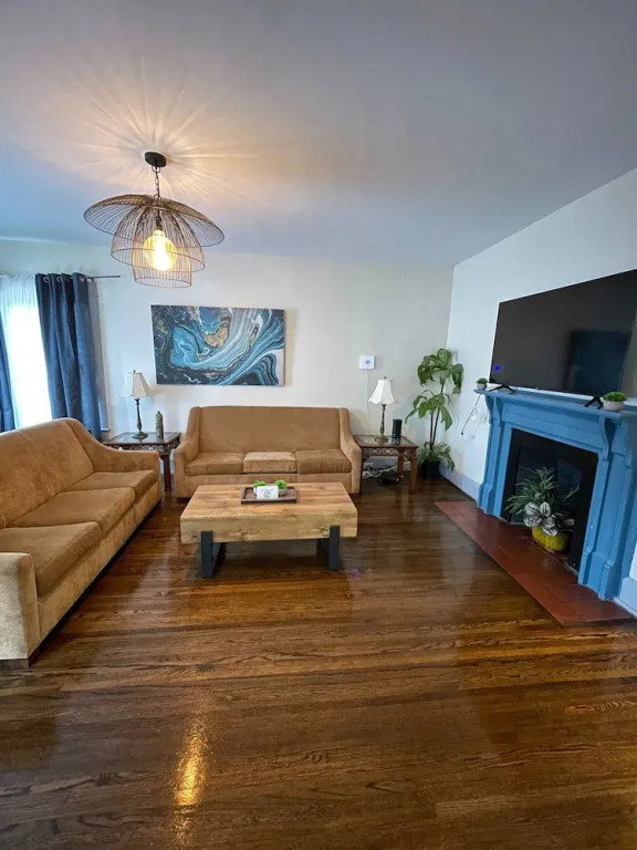 4th Ave East Lake Stunner