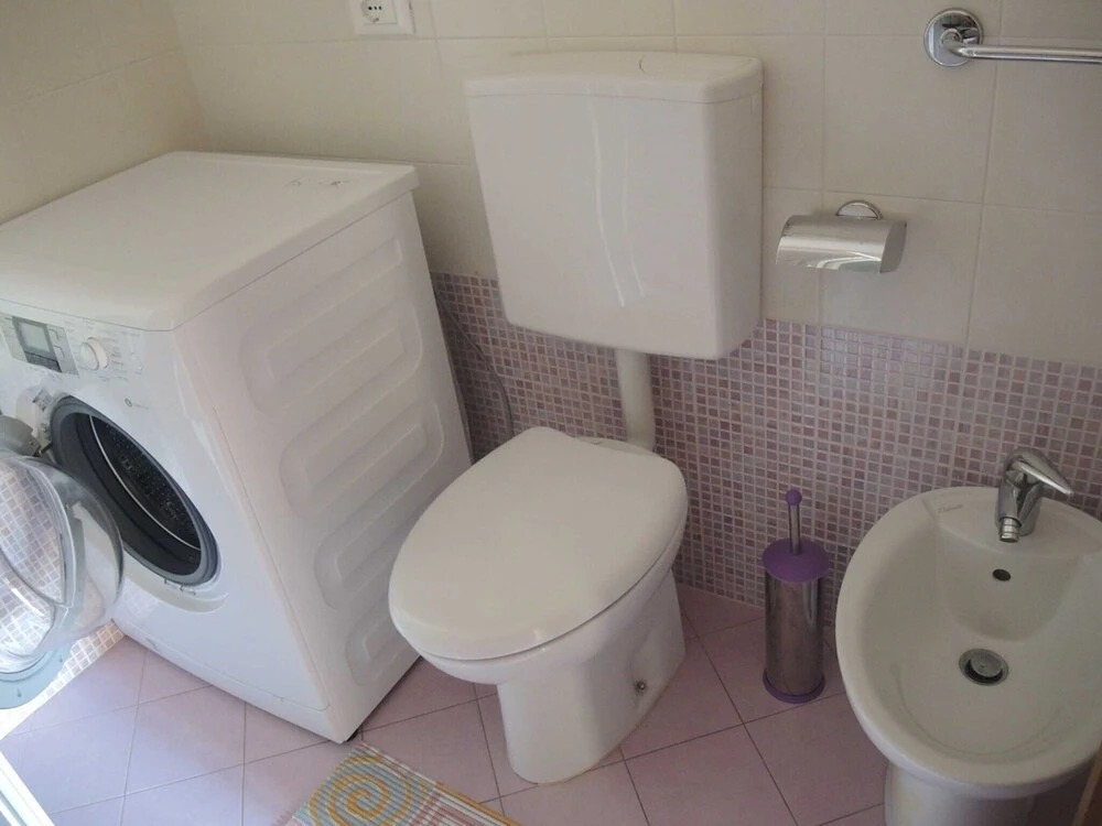 Spacious Flat Near Pluto Beach