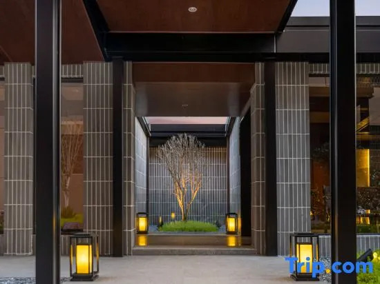 Hometown Famous Hotels in the Ancient City (Lu Xun’s Hometown Cangqiao Zhijie Store, Shaoxing)