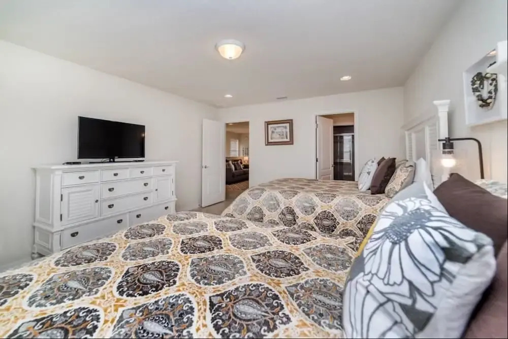 Contemporary Retreat 5 Bedroom Private Pool Home-near Disney