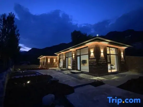 Kuandian Lake Light Mountain House B&B