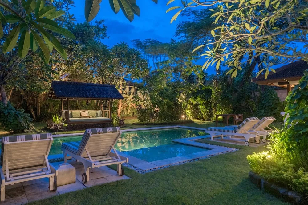 Colonial White House - Seminyak