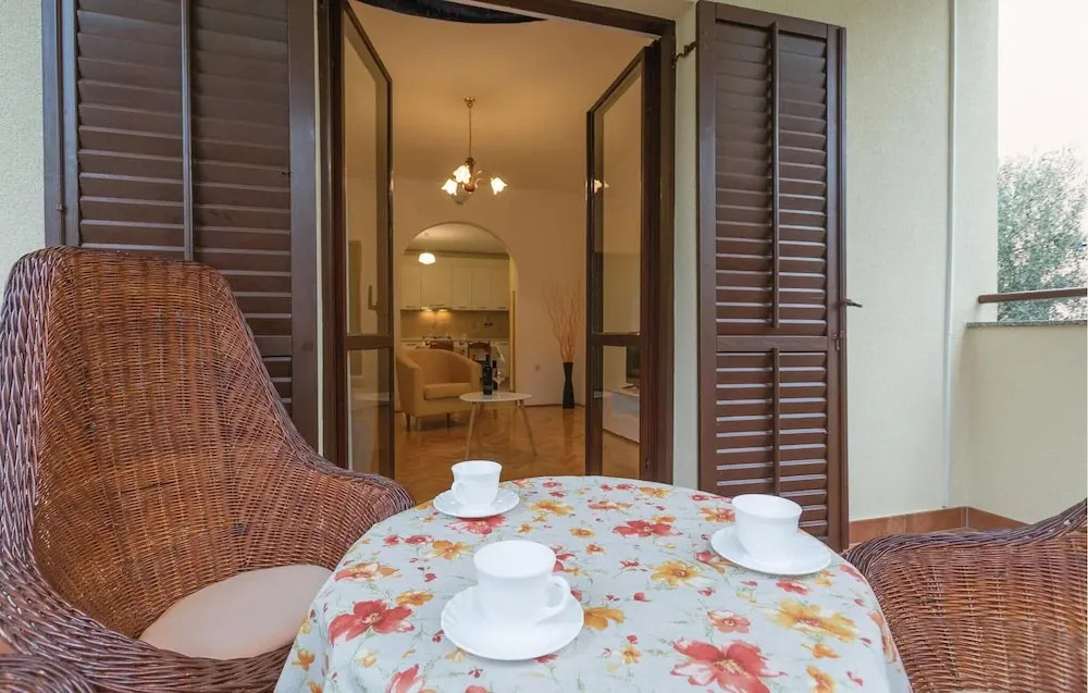 Awesome Home in Porec With Wifi and 2 Bedrooms