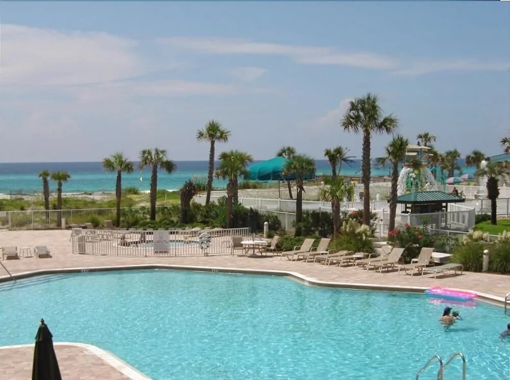 Gulfside 209 - 2 Br condo by RedAwning