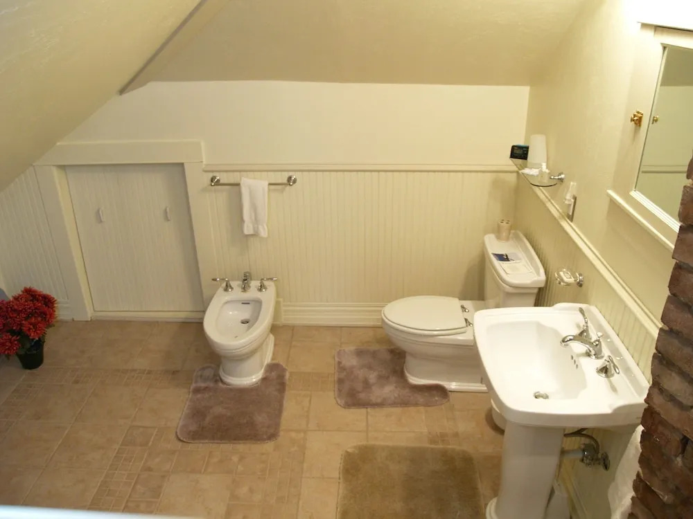 Alaskas Capital Inn Bed and Breakfast