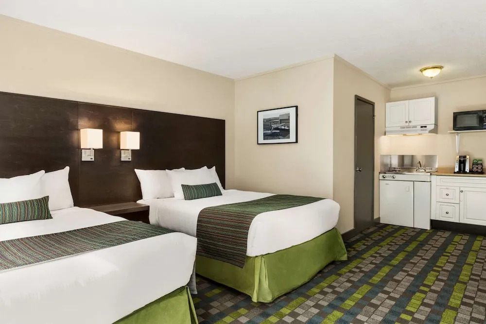 Victoria Airport/Sidney Travelodge