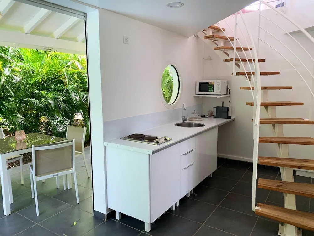 Apartment With one Bedroom in Le Moule, With Private Pool, Furnished Terrace and Wifi - 200 m From the Beach