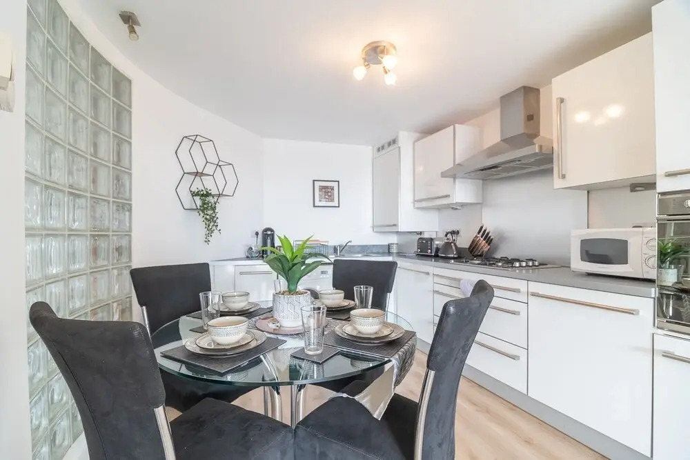 Luxury Riverview City Centre Apartment