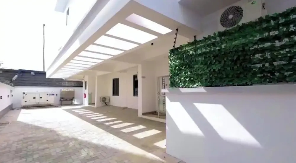 Ringruby Hotel, Oduduwa Way