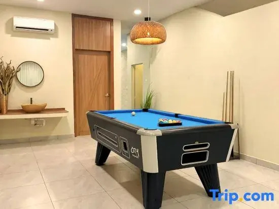 The Luxurious 40 Milos Villa