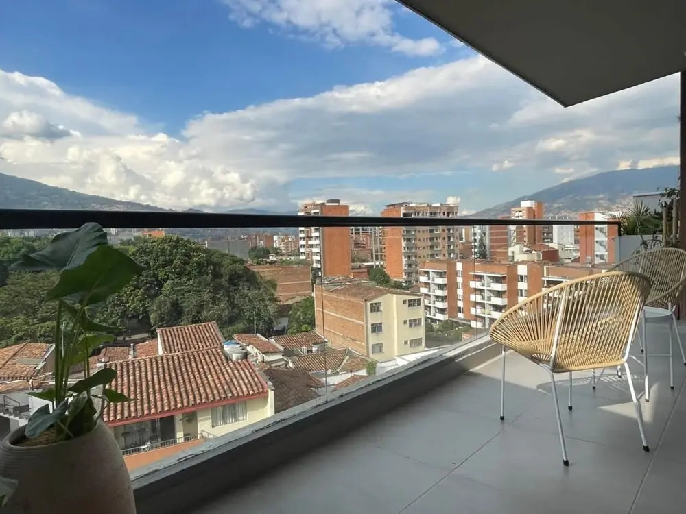 w Stunning 3BR With Terrace in Laureles