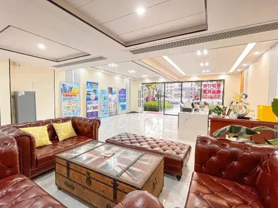 Fengyue Four Seasons Apartment Hotel (Yangjiang Hailing Island North Luowan Branch)