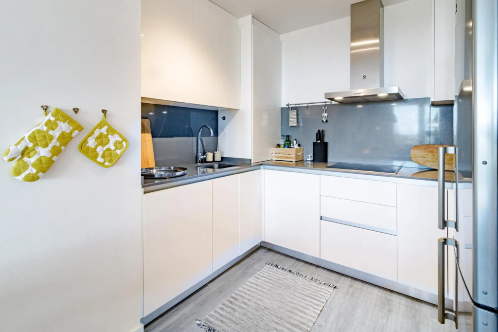 LM4.1B- Modern & Spacious family apartment