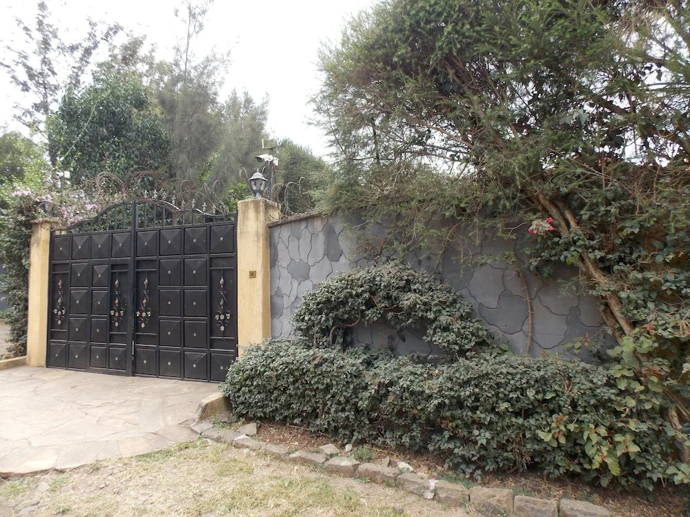 Stunning Villa in Private Compound in Nairobi, KE