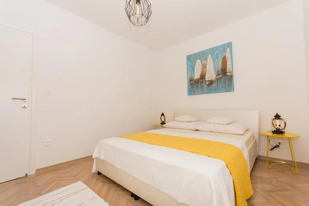 Apartment Mika1