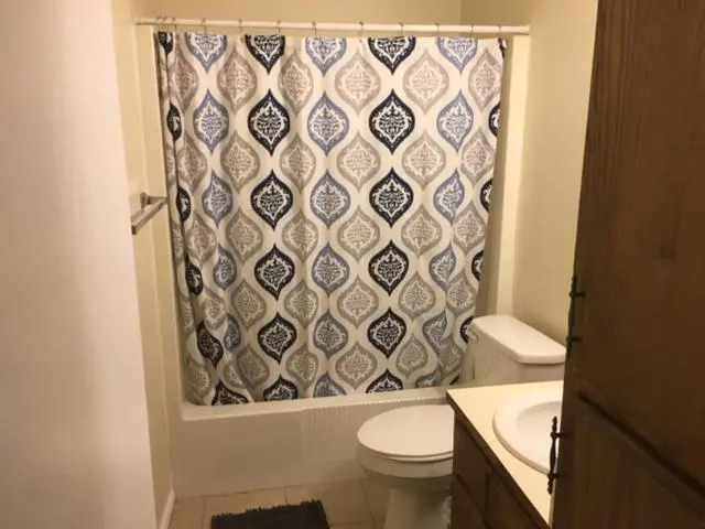 2 Bedroom Apartment for you! Next to Fort Sill