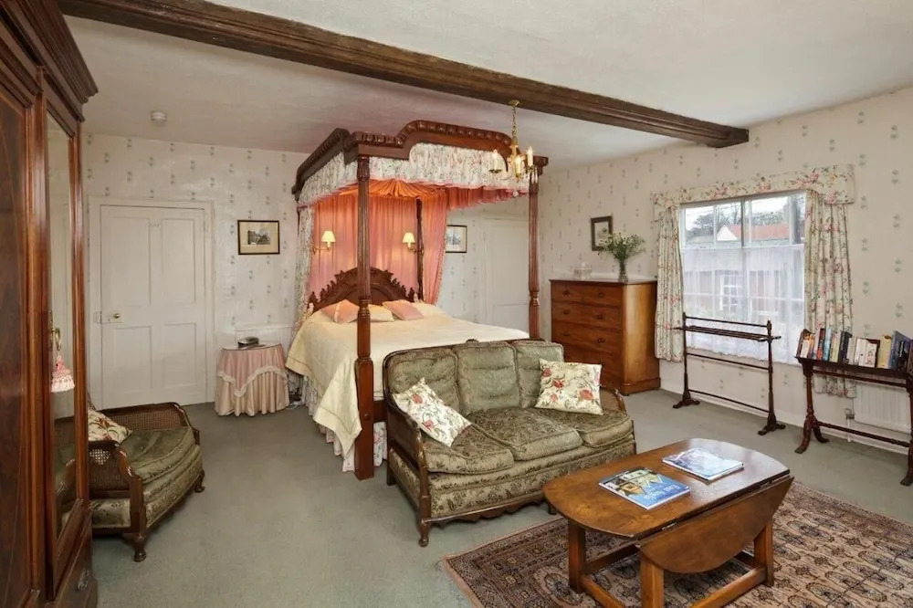 Haughley House