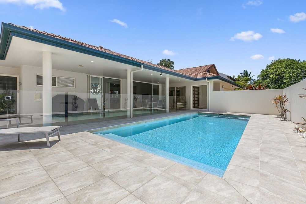 Perfect Family Holiday Home on Noosa Sound - 3 Key Court