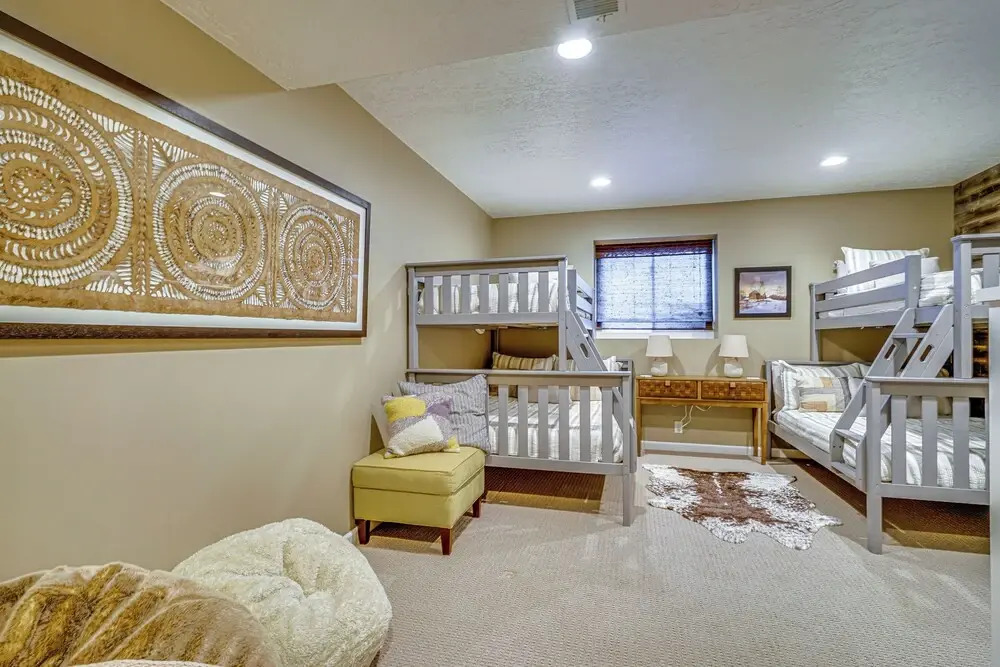 Modern Townhome w/ Hot Tub: 10 Mi to Snowbird!