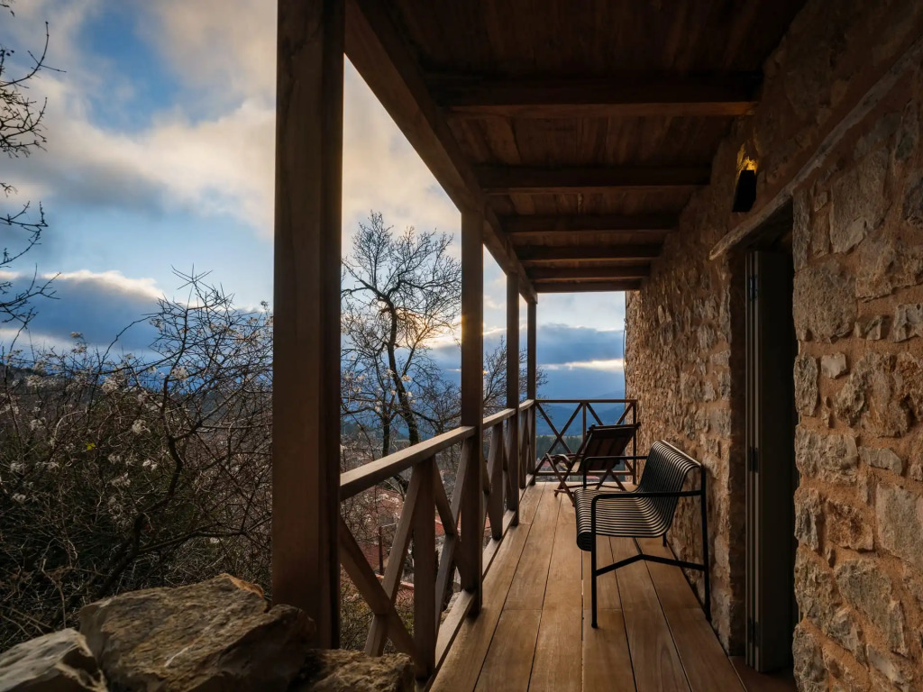 Moreas Peak Lodge