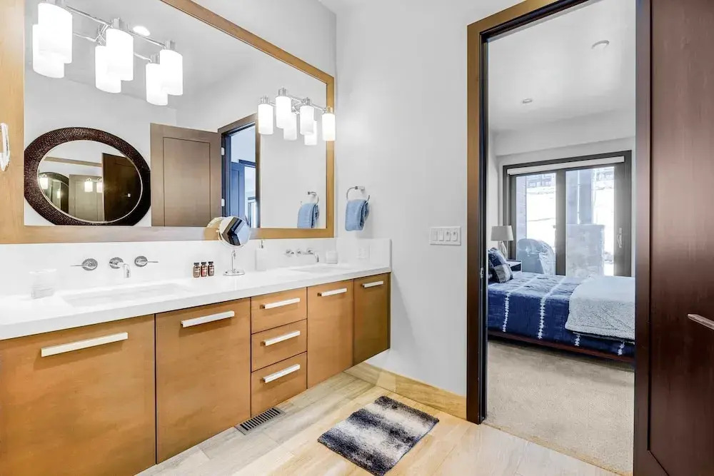 White Wolf by Avantstay Stunning Unit in Ideal Park City Location w/ Communal Pool & Hot Tub