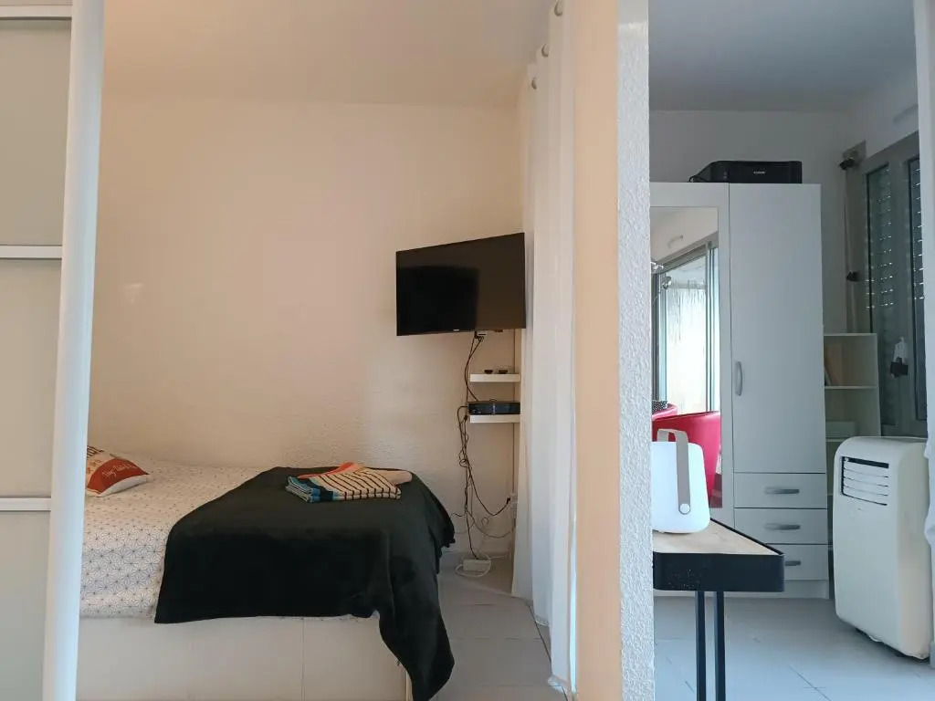 Le Corinthe studio apartment
