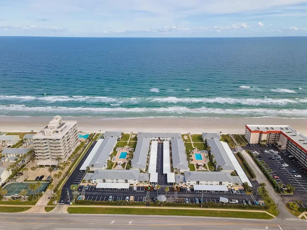 Colony Beach Club 246