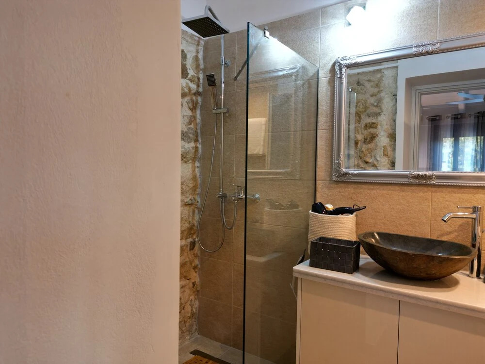 Gems Suites