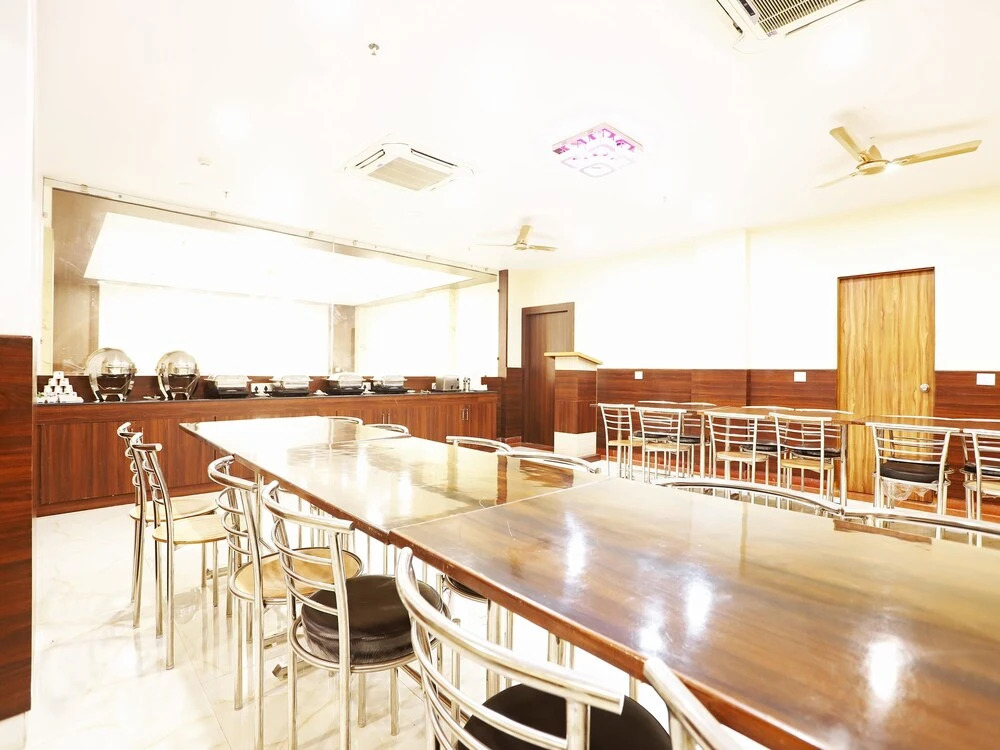 Capital O 43420 Hotel The Vedantasara