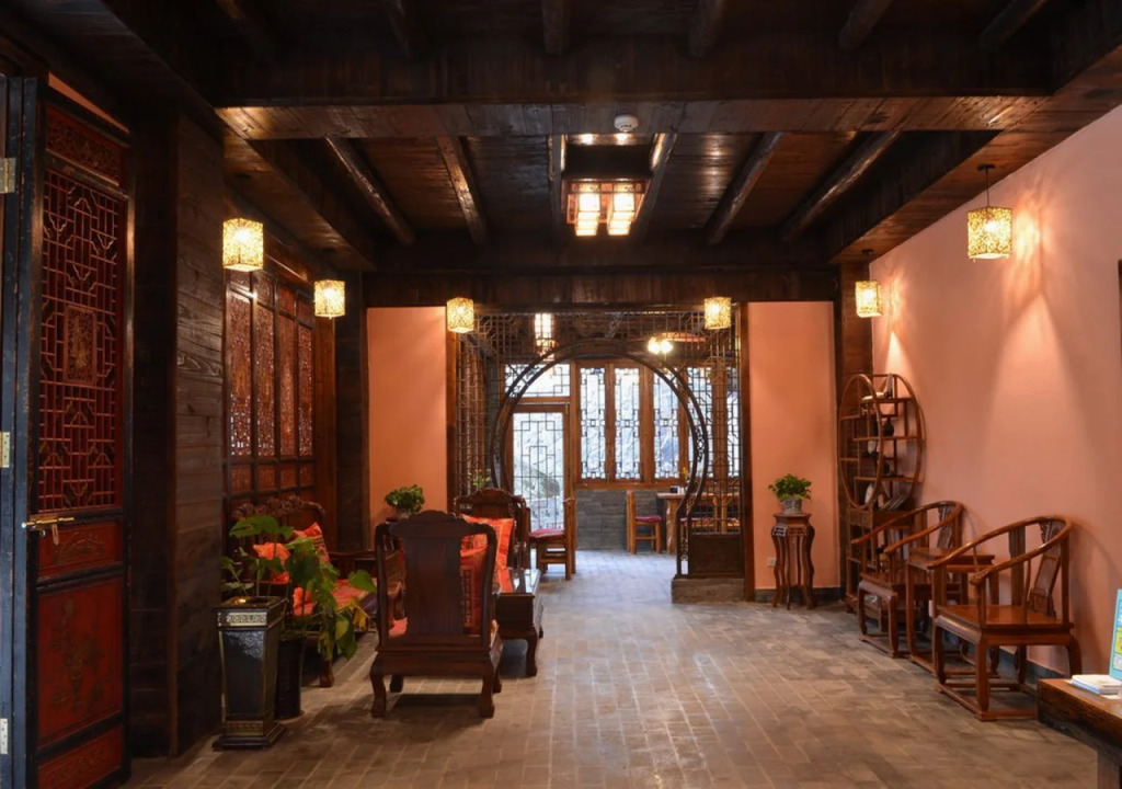 Yangshuo River Lodge Hotel--English speaking team&Swimming pool&Activties organized&Free pick up from Airport or TS over 3 nights