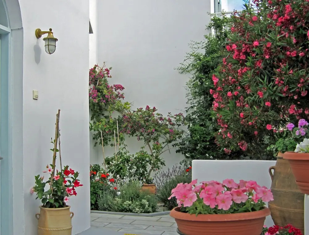 SPIROS & HIROKO Hotel