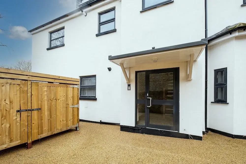 Crown Place 2 & 3 Bedroom Luxury Apts