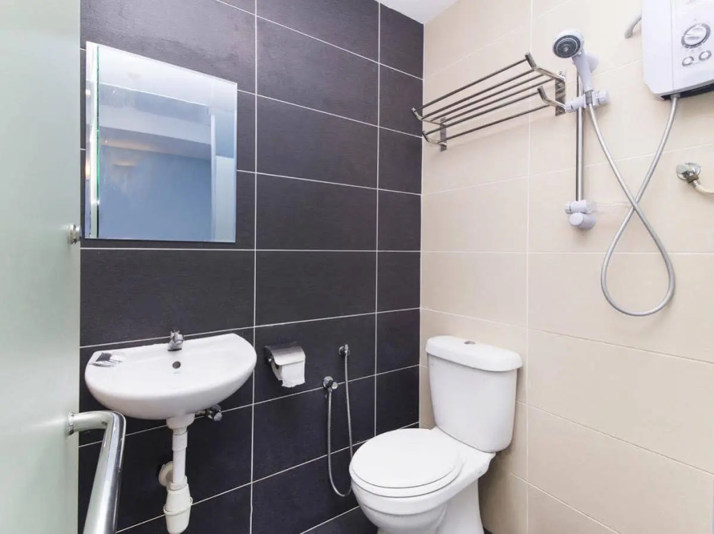 OYO 220 Hotel Sri Maluri