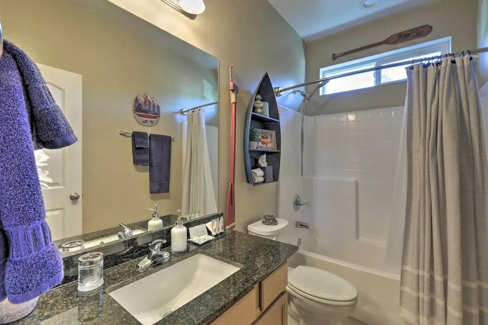 Flagstaff Family Hideaway w/ Guest House!