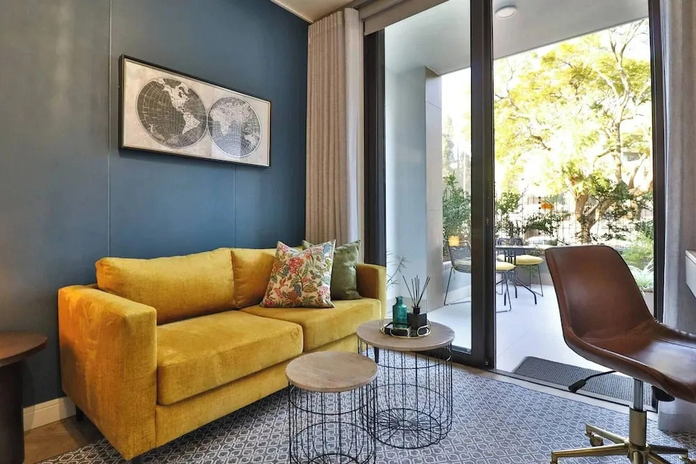 Chic Rosebank Studio, Walk to Mall &gautrain