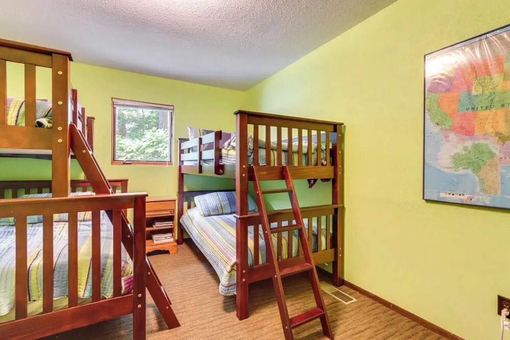 Deck & Boat Dock: Lakefront Getaway in Camdenton