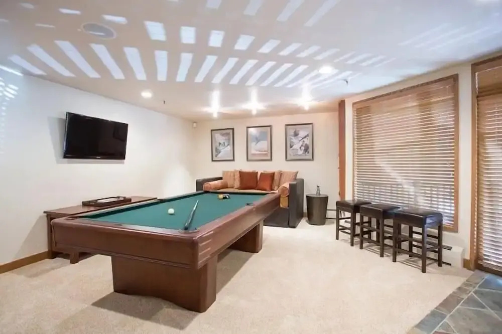 Pinnacle at Deer Valley Resort - Four Bedroom Condo with Hot Tub #1065 4 Condo