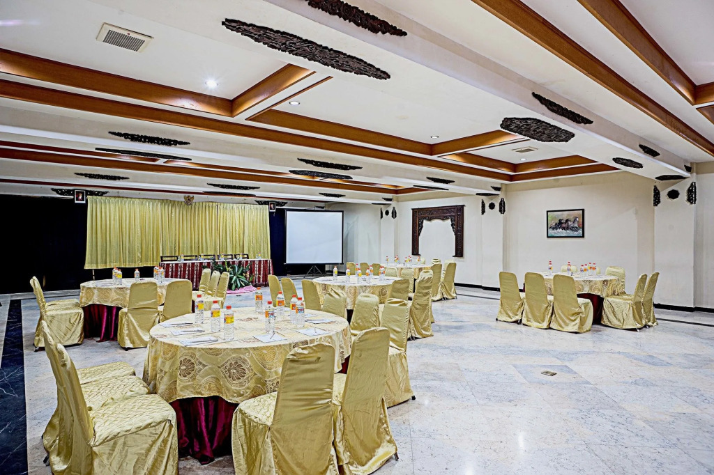 Royal Hotel and Convention Tretes