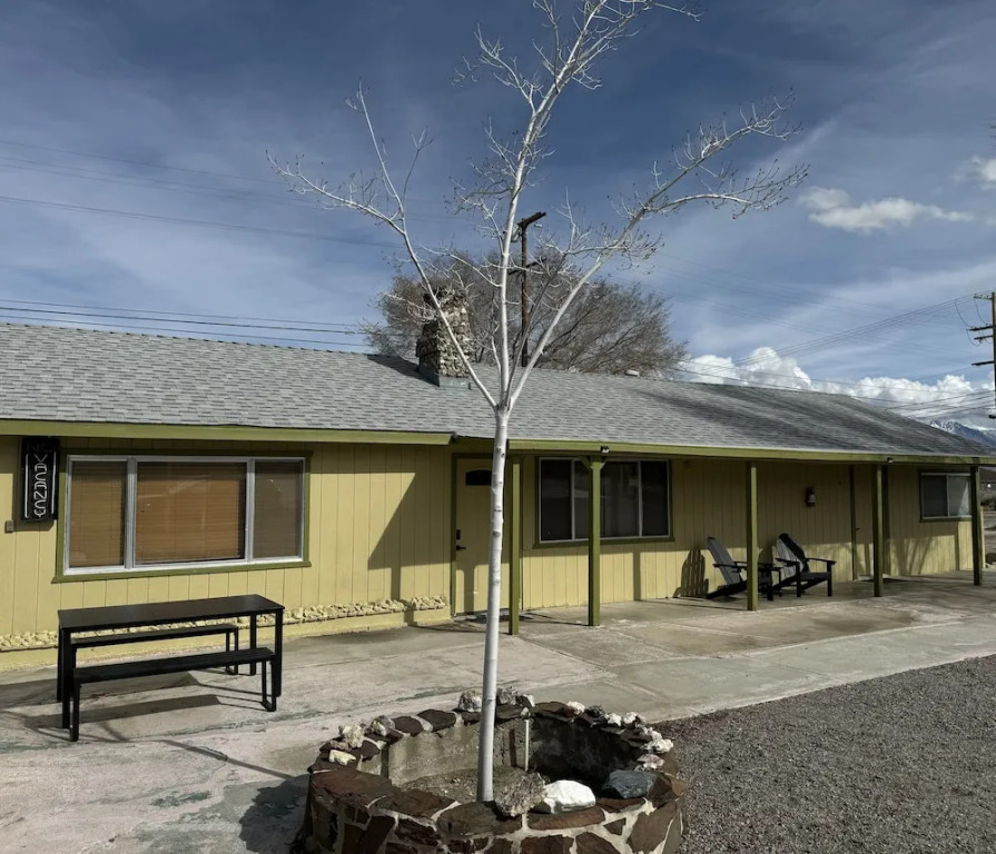 Eastern Sierra Motor Lodge