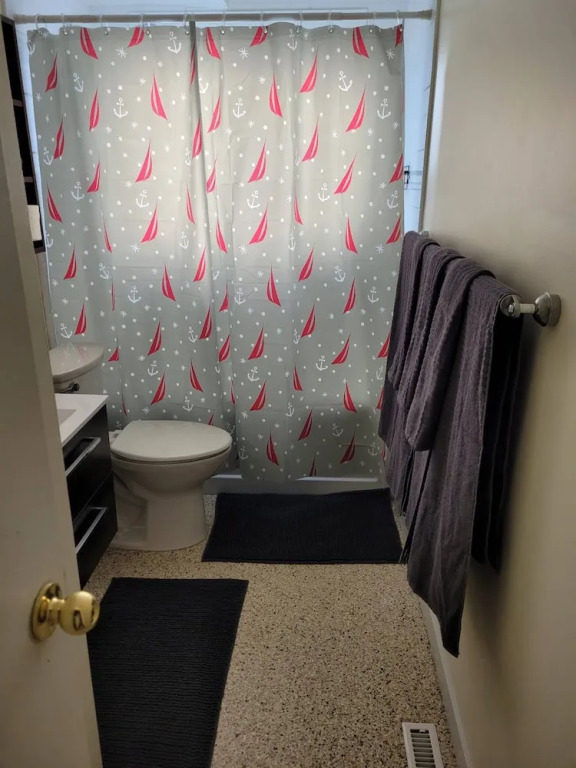 Modern 2BR Near Downtown & Expo Centre