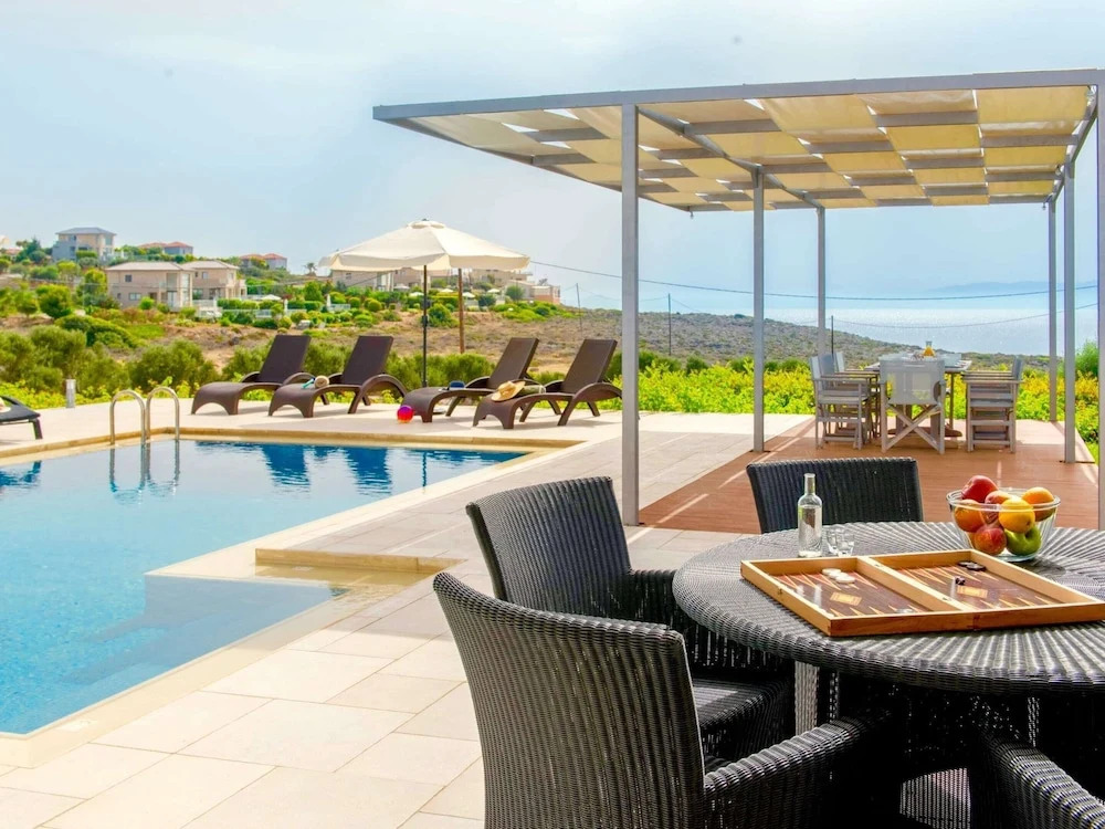 Sparkling Villa in Acrotiri with Private Pool near Sea Beach