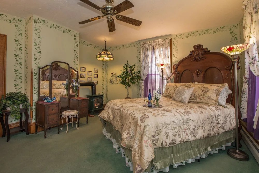 Sutherland House Victorian Bed and Breakfast