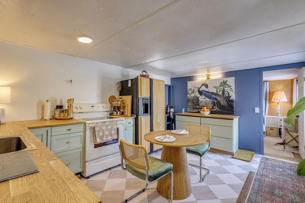 < 1 Mi to Dtwn Brandon! Cozy Home w/ Fenced Yard