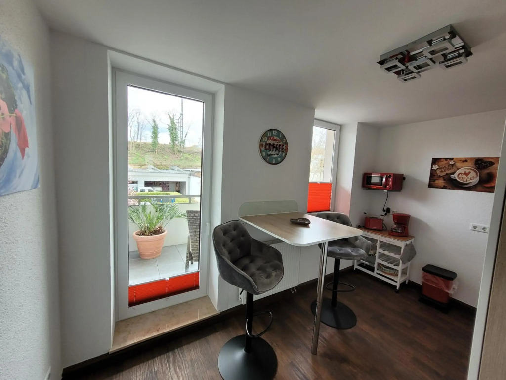 Ferienwohnung Dresden-Neustadt mit Parkplatz im Hof , Balkon ab April 2023