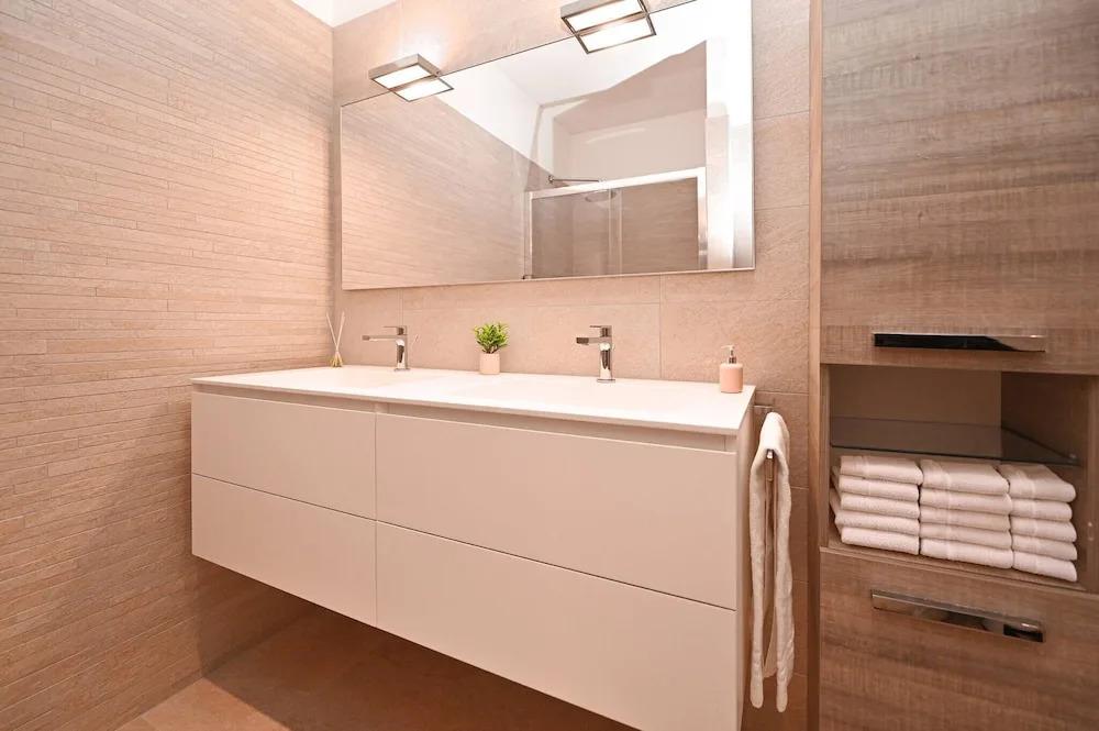 Lakeview 3 Bedroom Pico Penthouse in Lugano